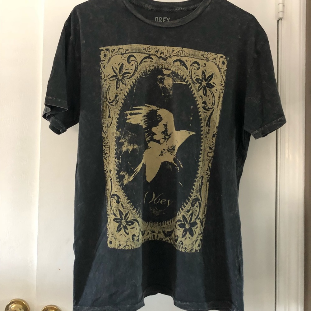 OBEY Vintage Graphic tee shirt.
